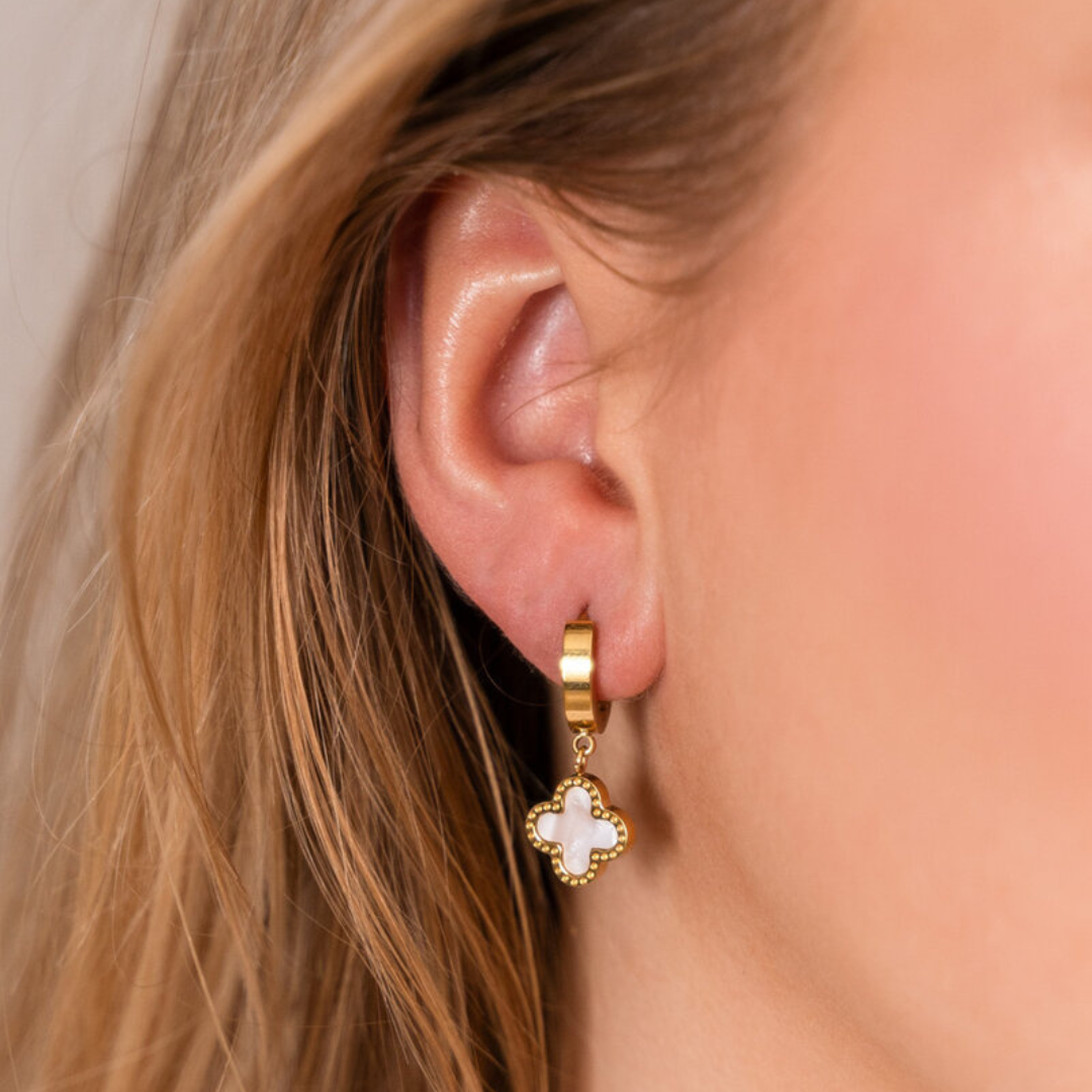 Hanging clover earrings