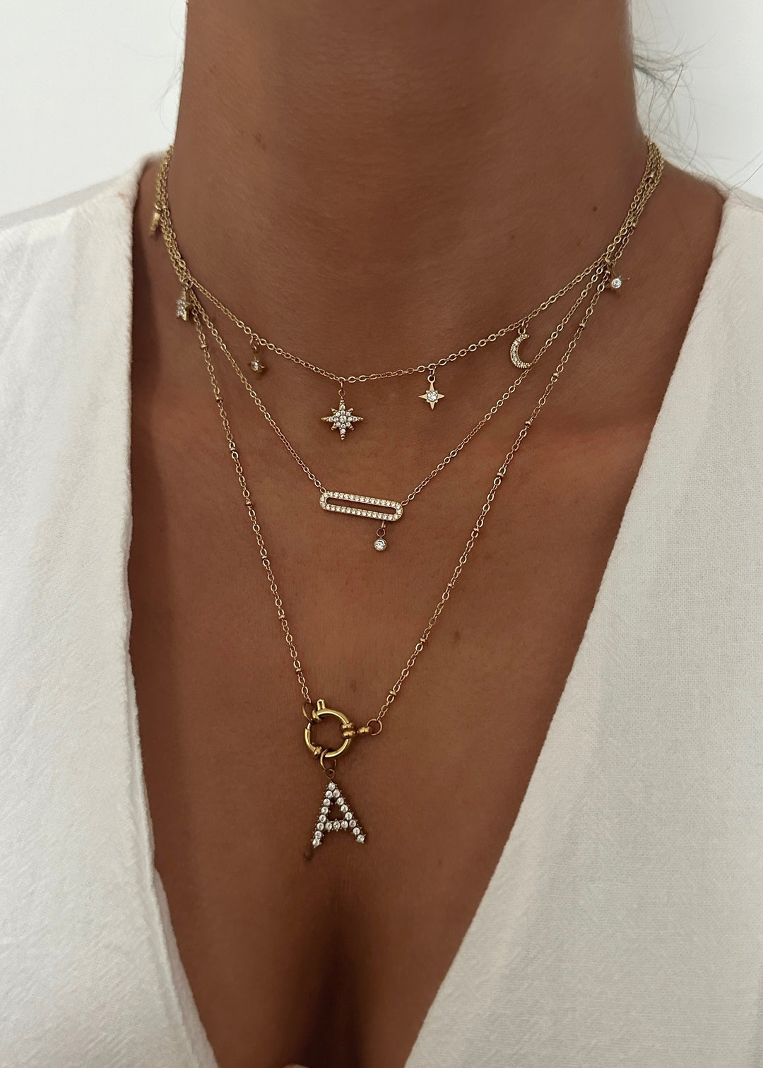 COLLIER HILONA